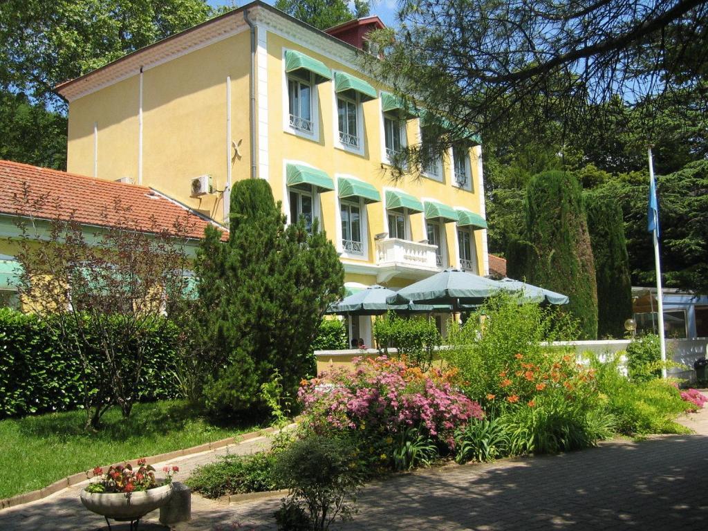 Hotel Le Cedre De Soyons Exterior foto